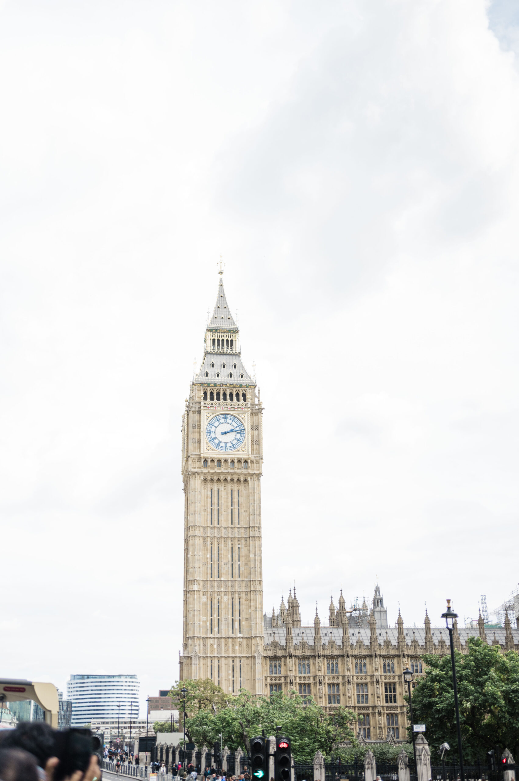 elizabeth tower/big ben in london, travel tips for london first timers, travel planning tips for london