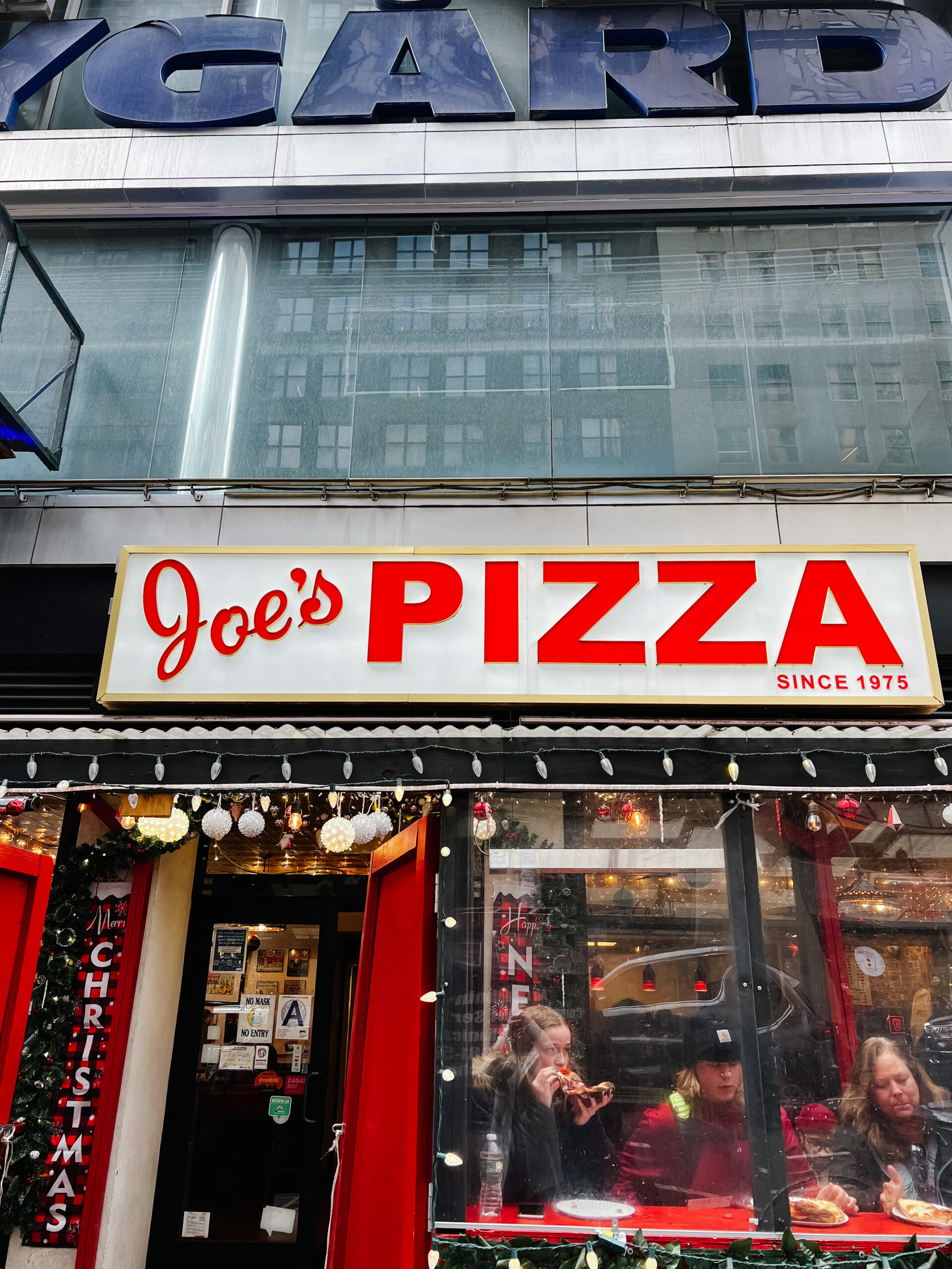 Exterior of Joe's Pizza in New York City