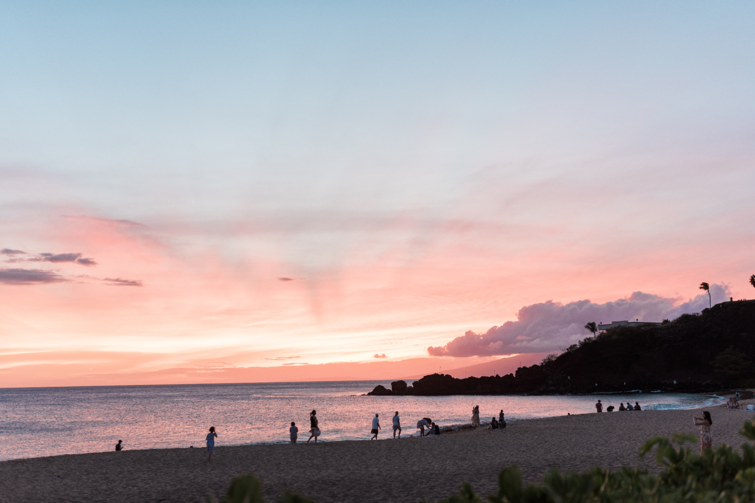 pinks and blues sunset in Maui, Hawaii--best places for spring break for families